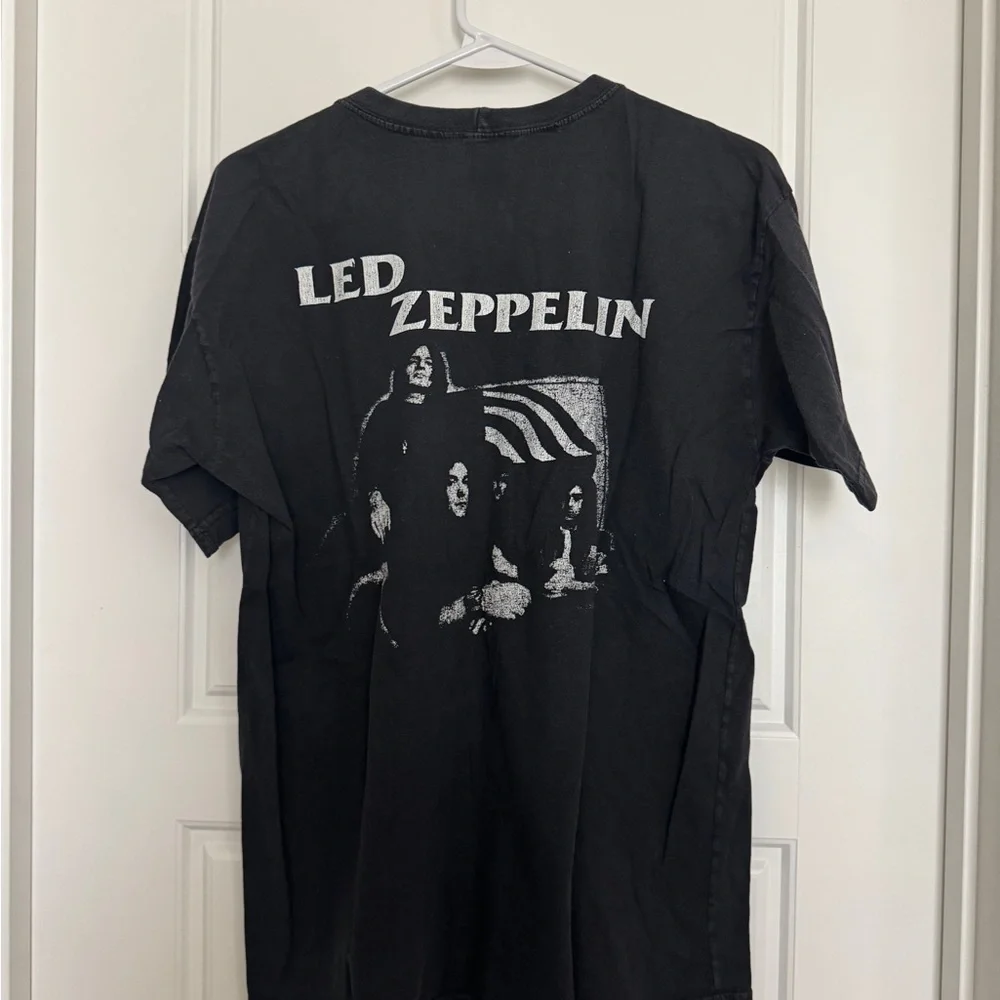 Led Zeppelin 2005 Angel Swan Song Graphic Band T-Shirt Black Tee Mens Small - Picture 3 of 3